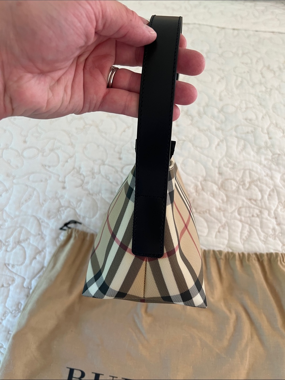 Burberry Beige Nova Check Shoulder Bag with Black Strap - Picture 7 of 8